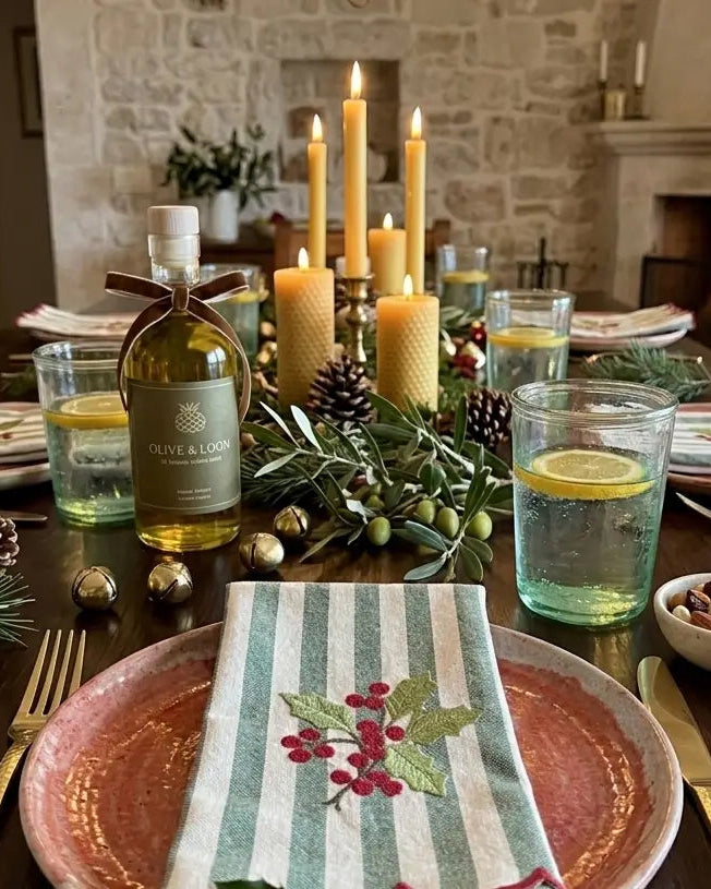 Holly Berry Embroidered Dinner Napkins, Set of 4