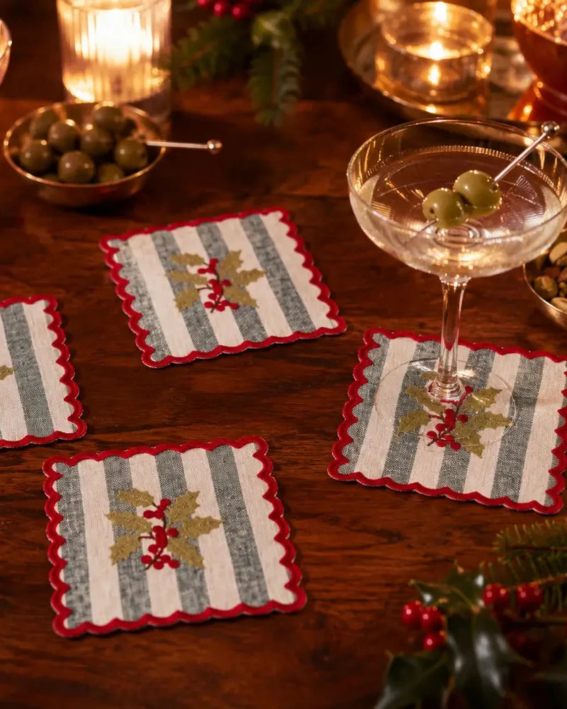 Holly Berry Table Set