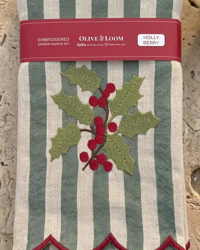 Holly Berry Table Set