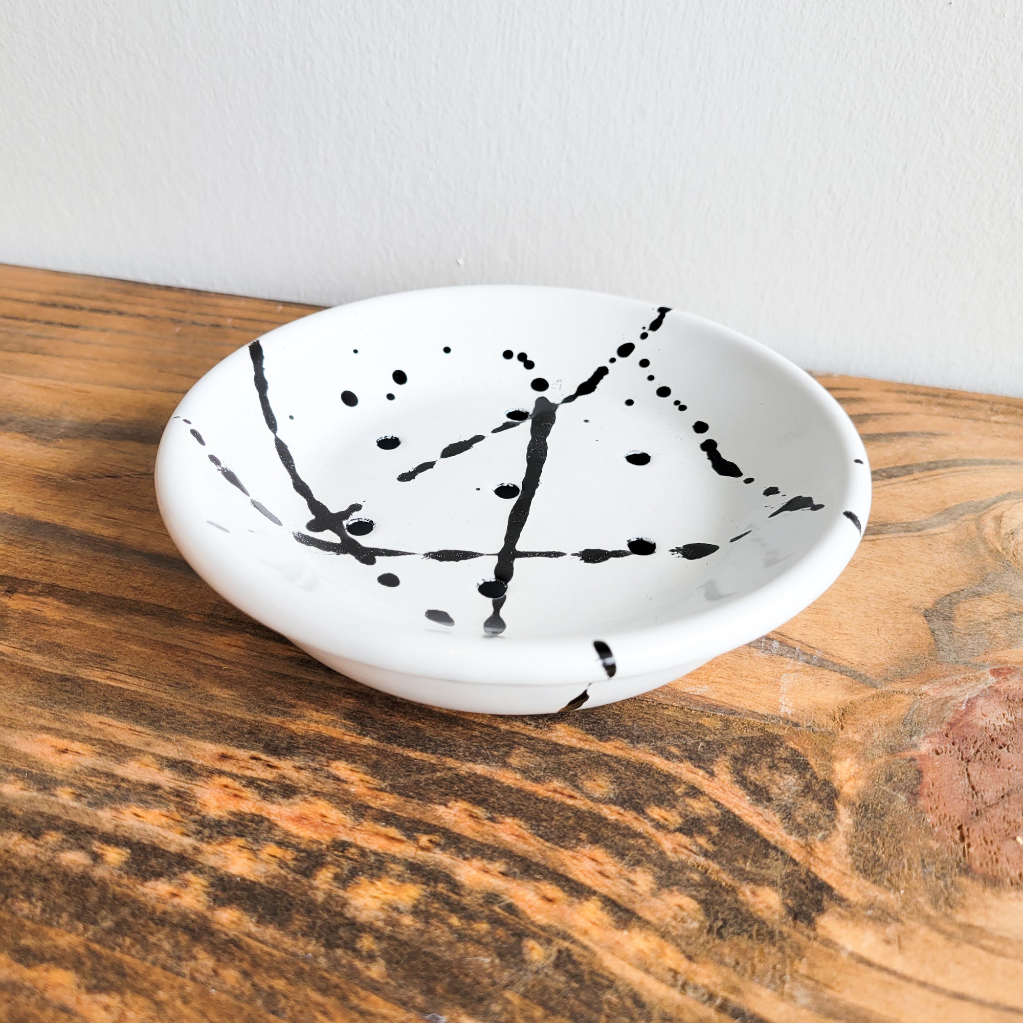 Splash Enamel Soap Dish