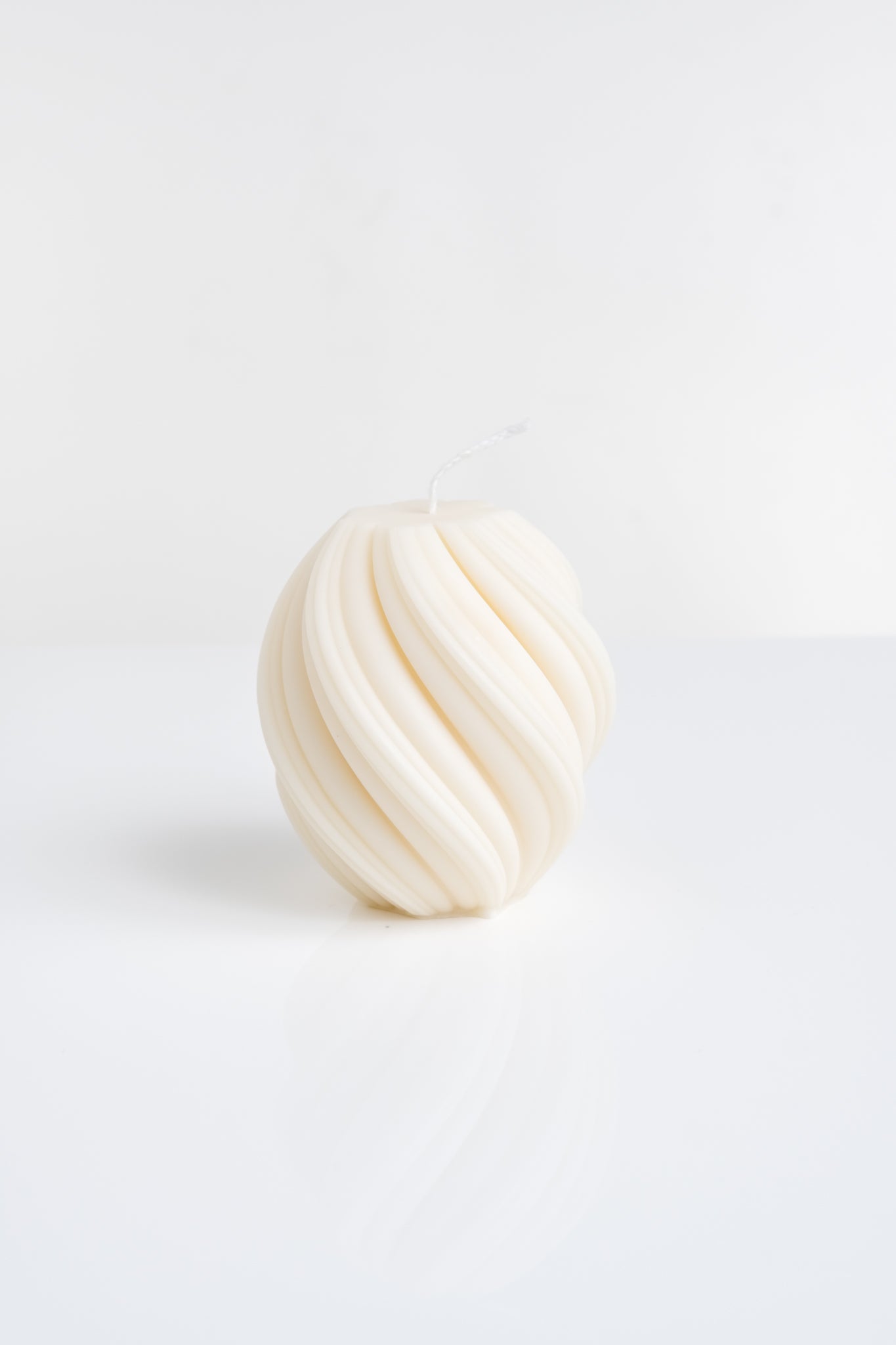 Fall/Winter Collection Shape Candles - White